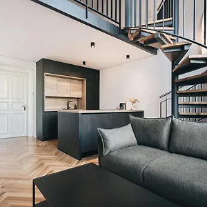 Neu! Palais Residenz Direkt Im Zentrum Inklusive Netflix Apartment Dresden